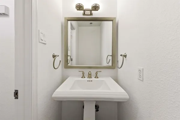 $299,000 | 5200 Martel Avenue, Unit 18D, Dallas, TX 75206