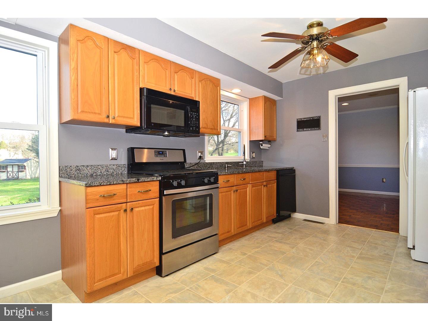 4502 Farming Ridge Boulevard Reading, PA 19606 - Photo 8 of 24 Kitchen