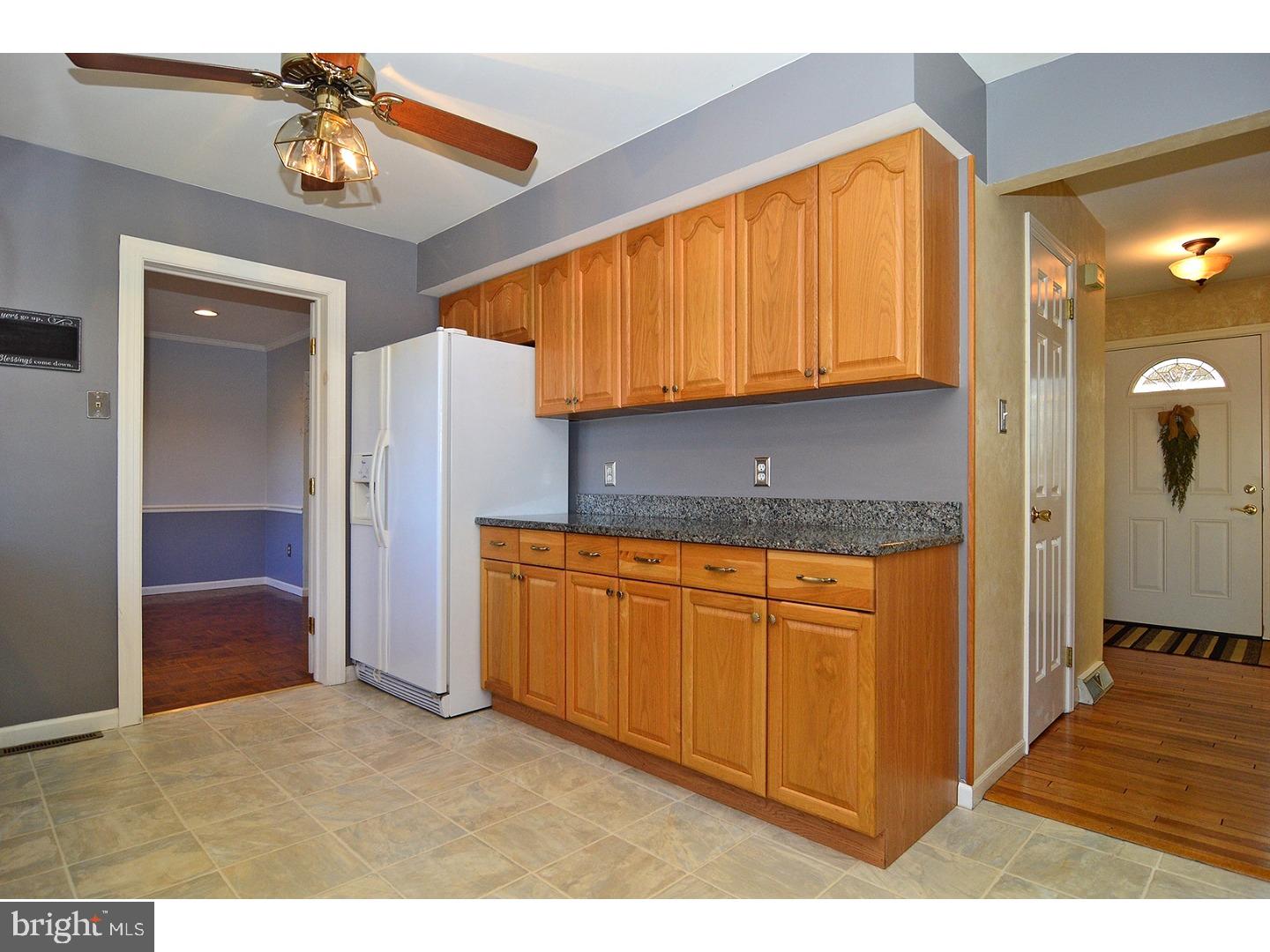 4502 Farming Ridge Boulevard Reading, PA 19606 - Photo 9 of 24 Kitchen