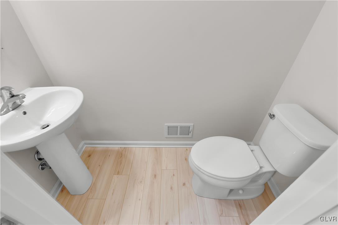 4814 Daisy Road Allentown, PA 18104 - Photo 12 of 33 Half Bath