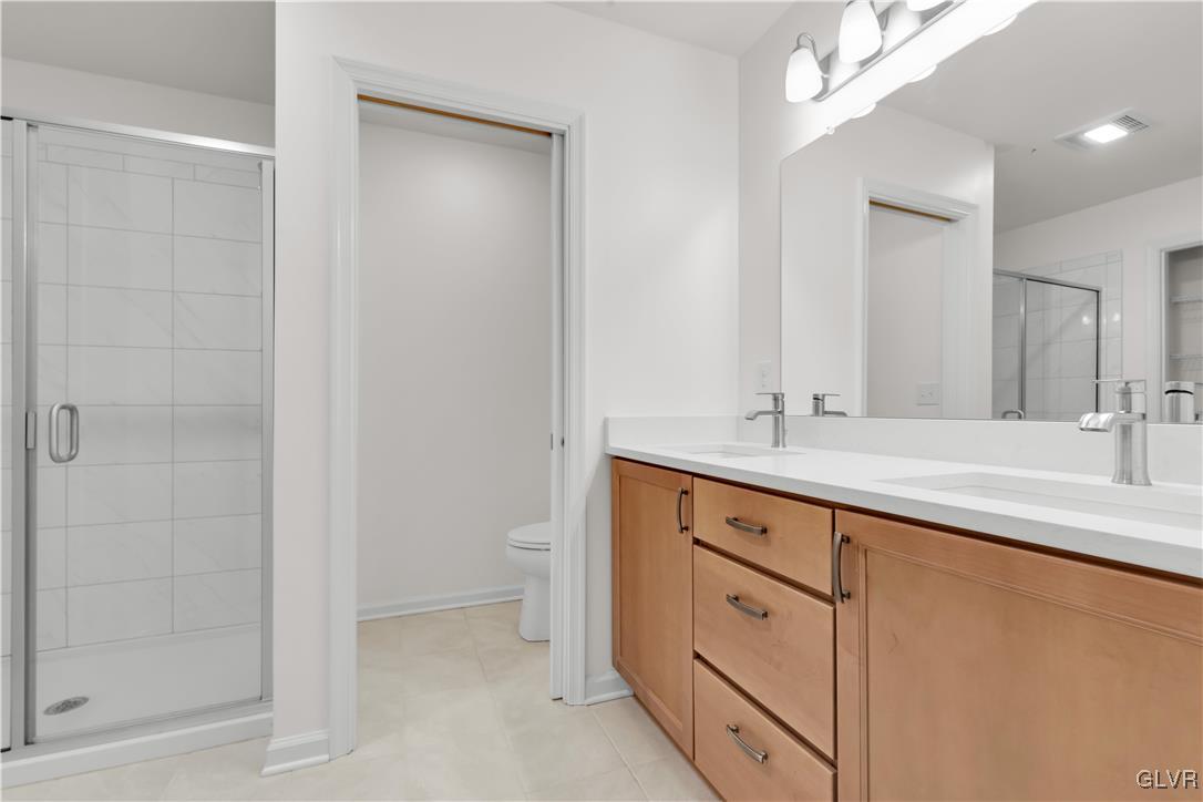 4814 Daisy Road Allentown, PA 18104 - Photo 18 of 33 Primary Bath