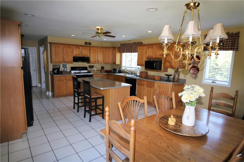 338 Wilson Road Clinton, PA 15026 - Photo 7 of 23 Gallery Image 7