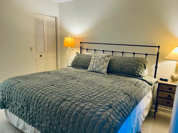 $160,000 | 18081 Southeast Country Club Drive, Unit 769, Jupiter, FL 33469
