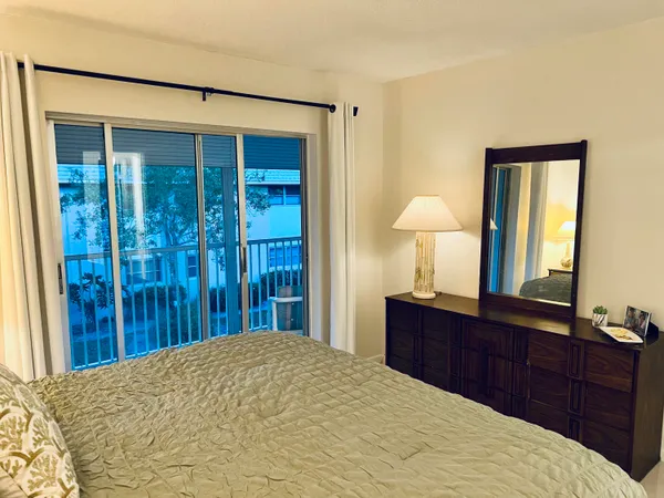 $160,000 | 18081 Southeast Country Club Drive, Unit 769, Jupiter, FL 33469