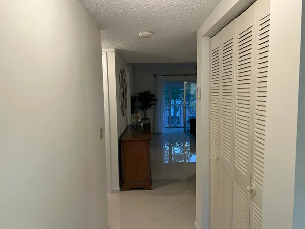 $160,000 | 18081 Southeast Country Club Drive, Unit 769, Jupiter, FL 33469