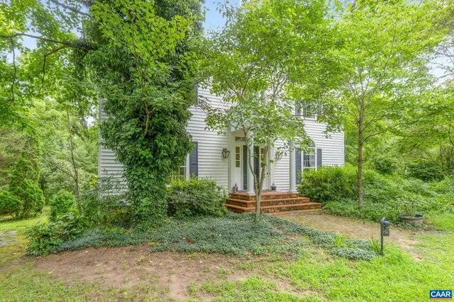 a view of an outdoor space and a yard