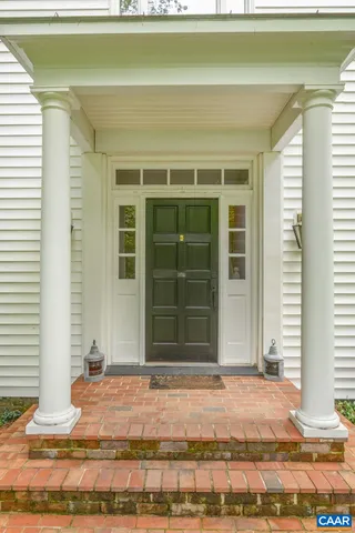 a view of entrance door of the house