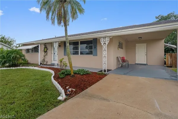 $2,000 | 312 Grovewood Avenue South, Lehigh Acres, FL 33936