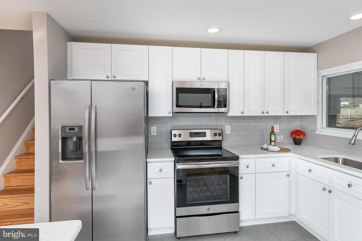 627 Hornbeam Road Edgewood, MD 21040 - Photo 20 of 46 New Stainless Steel Appliances.