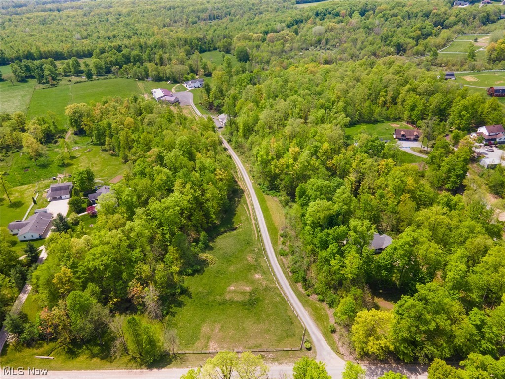 17677 Reeves Road Middlefield, OH 44062 - Photo 7 of 35