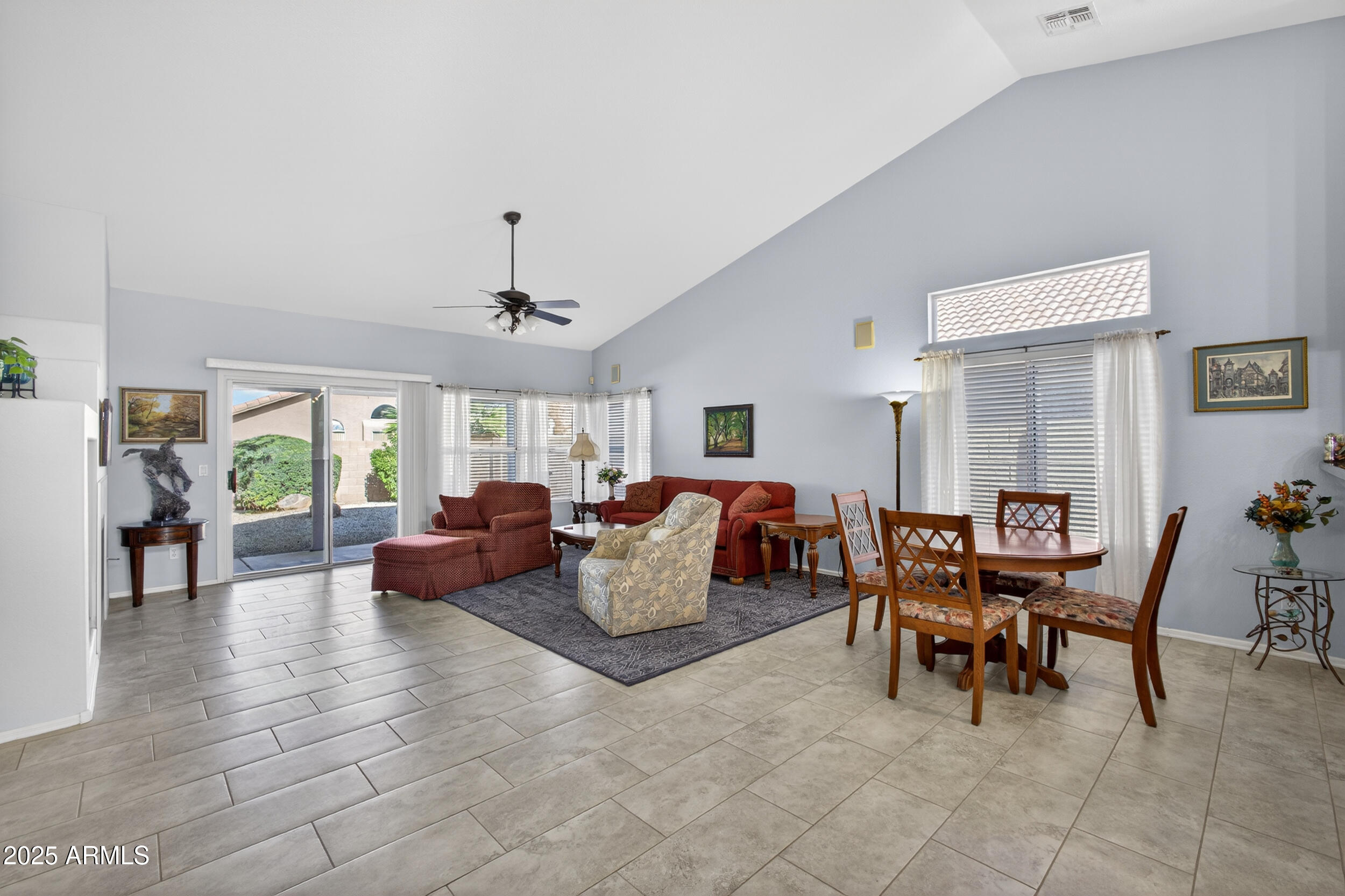 552 East Jasper Drive Gilbert, AZ 85296 - Photo 11 of 42 Living Room