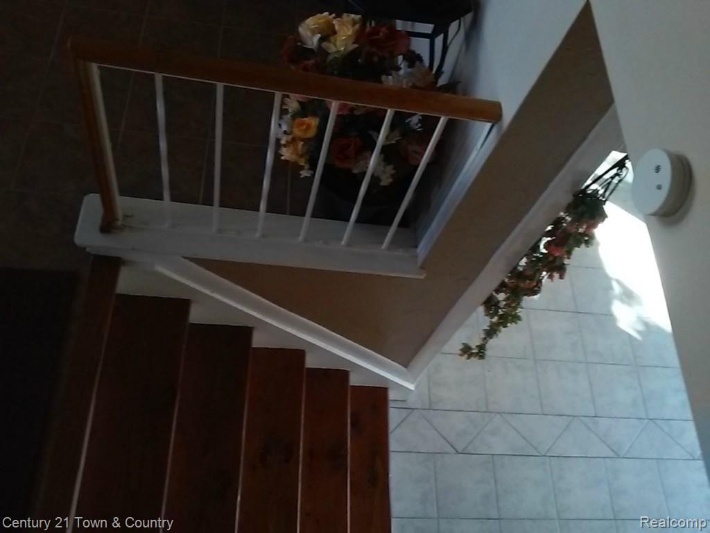 18050 Rainbow Road Fraser, MI 48026 - Photo 11 of 42 11.jpg