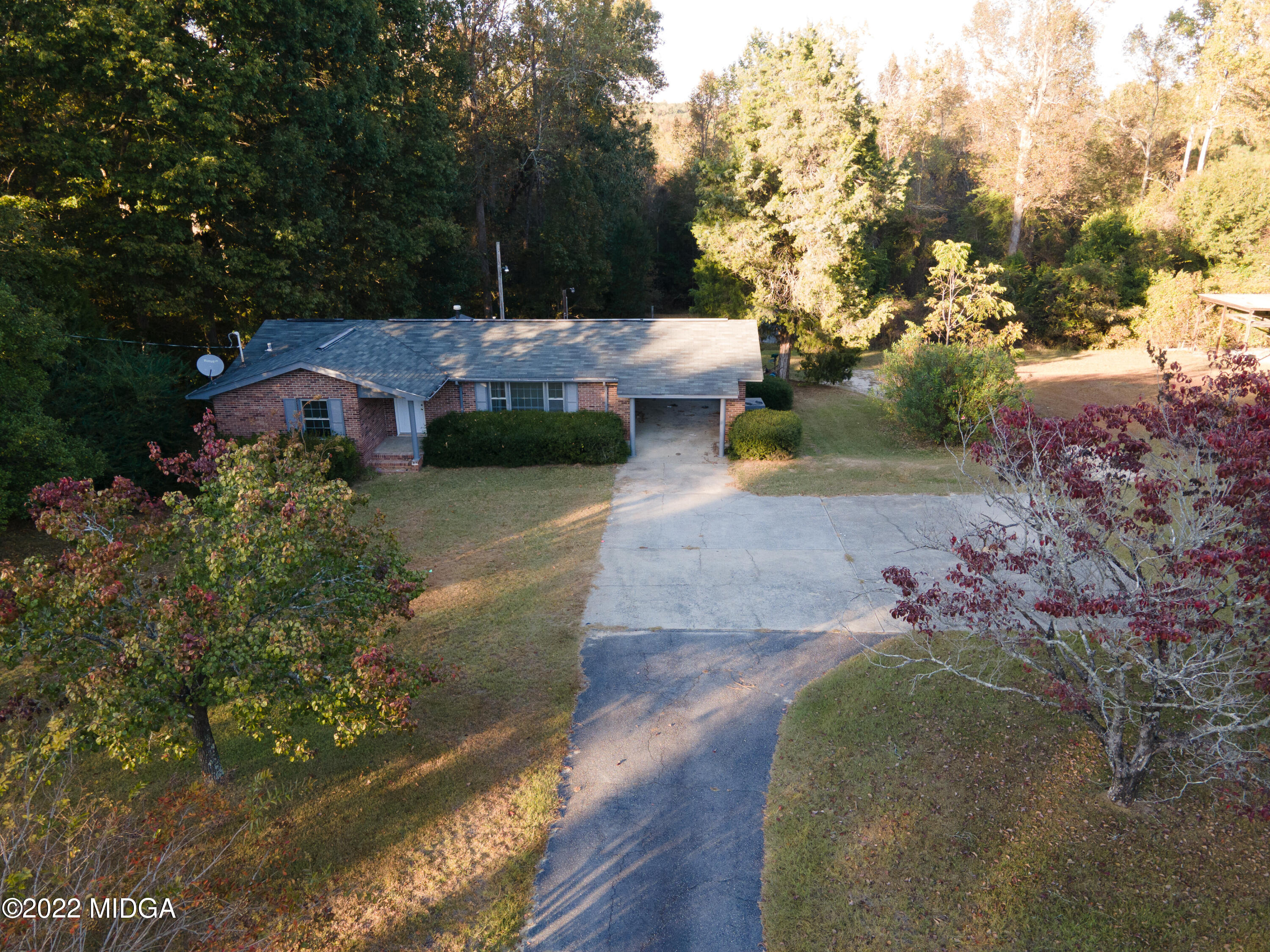 223 Henderson Road Macon, GA 31217 - Photo 2 of 39 01_DJI_0820_mls