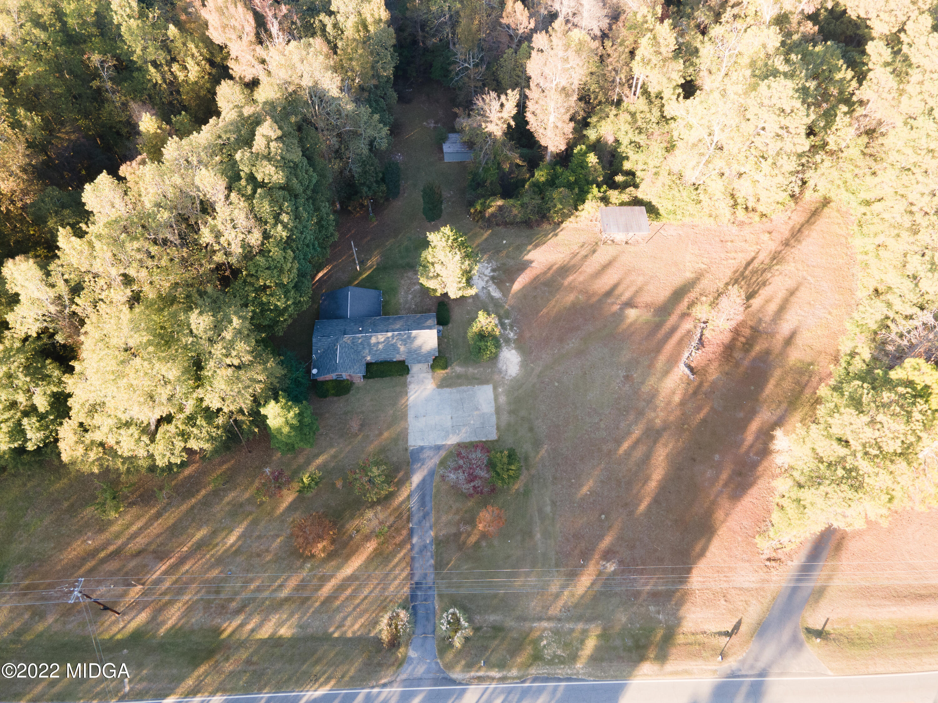 223 Henderson Road Macon, GA 31217 - Photo 4 of 39 03_DJI_0822_mls