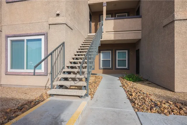 $1,350 | 6650 West Warm Springs Road, Unit 2040, Las Vegas, NV 89118