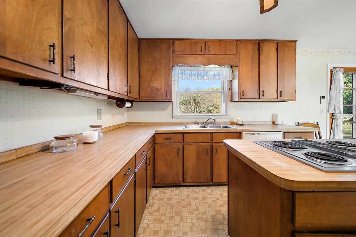 10733 Martz Road Ypsilanti, MI 48197 - Photo 4 of 31 21-10733 Martz Rd-21