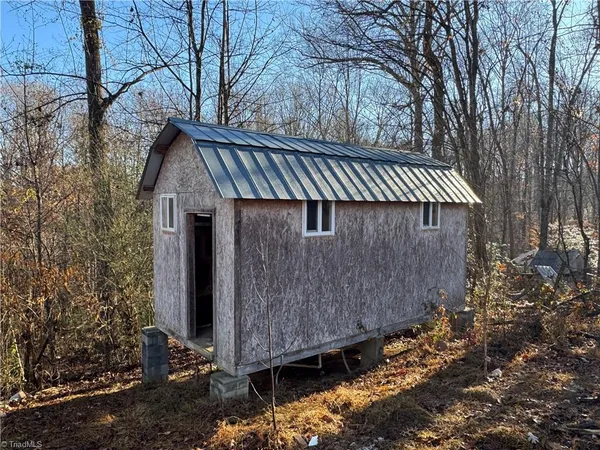 $39,900 | 1028 Raccoon Run Lane, Jonesville, NC 28642