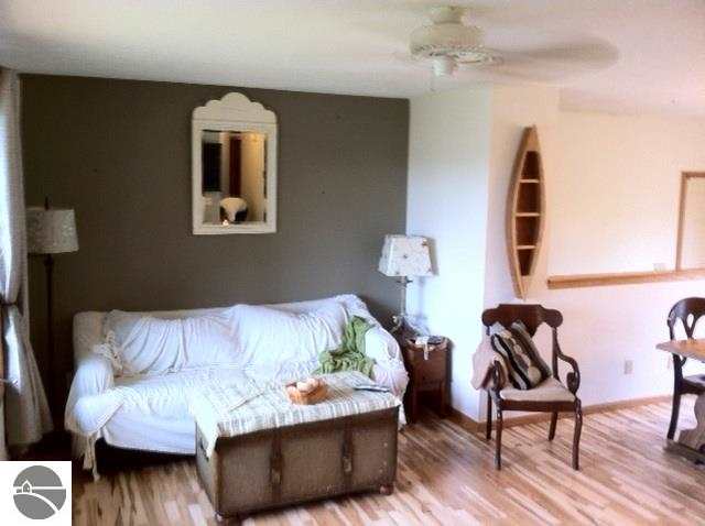 4817 Silver Pines Road Traverse City, MI 49685 - Photo 5 of 12 1747683-4.JPG
