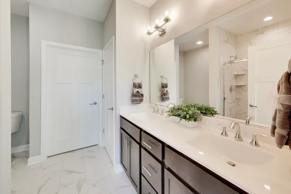 $426,295 | 270 Masters Drive, Addison, IL 60101