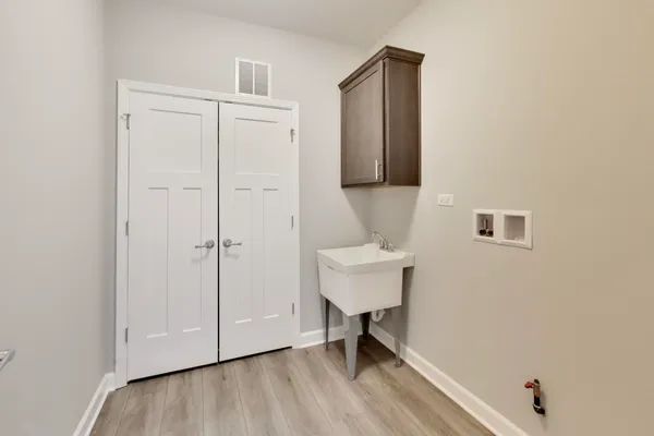 $426,295 | 270 Masters Drive, Addison, IL 60101