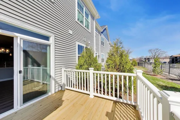 $426,295 | 270 Masters Drive, Addison, IL 60101