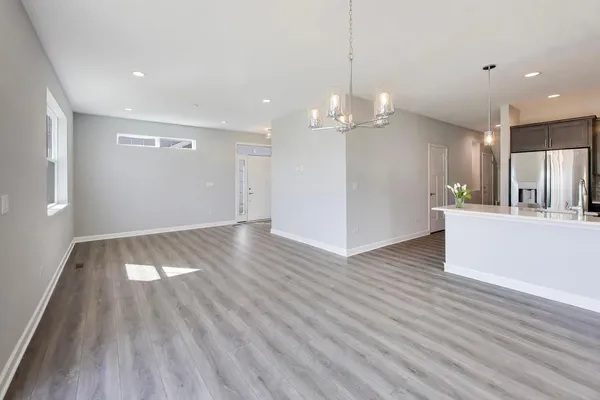 $426,295 | 270 Masters Drive, Addison, IL 60101