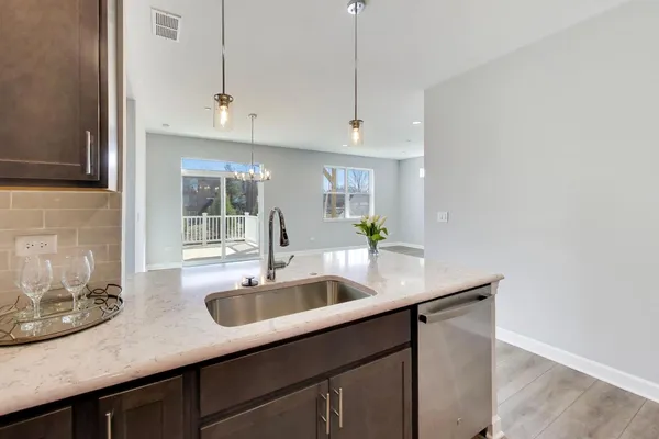 $426,295 | 270 Masters Drive, Addison, IL 60101