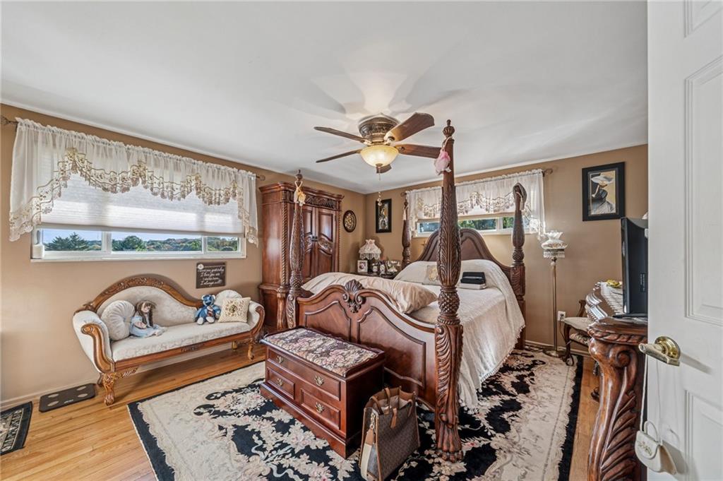 228 Ridgeview Drive Venetia, PA 15367 - Photo 14 of 37 a bed room with furniture and a window