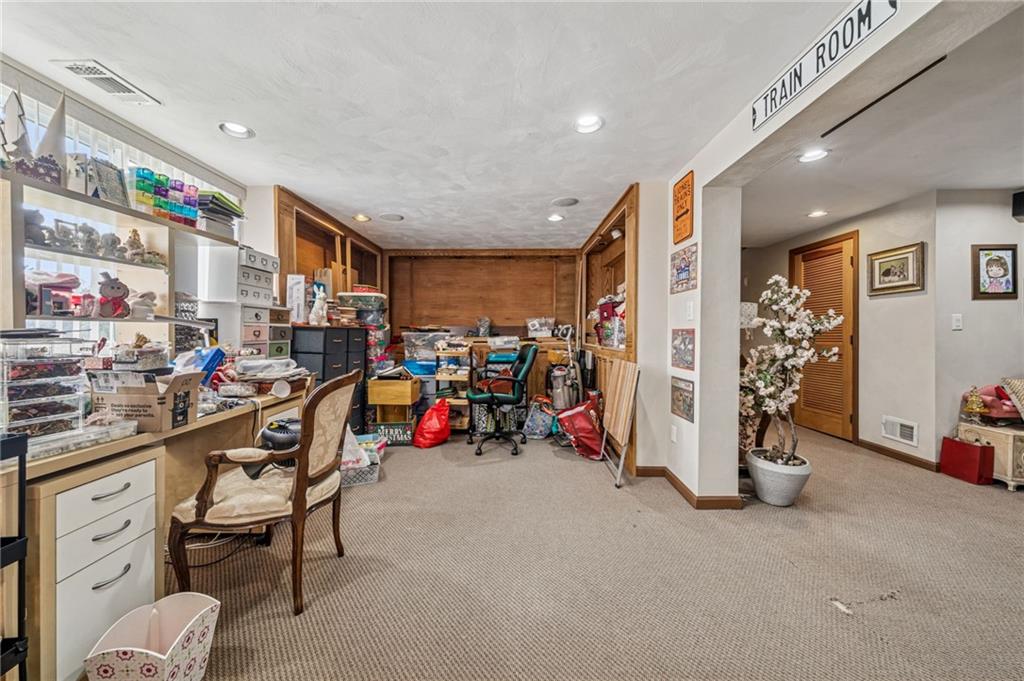 228 Ridgeview Drive Venetia, PA 15367 - Photo 27 of 37 a view of a room with racks