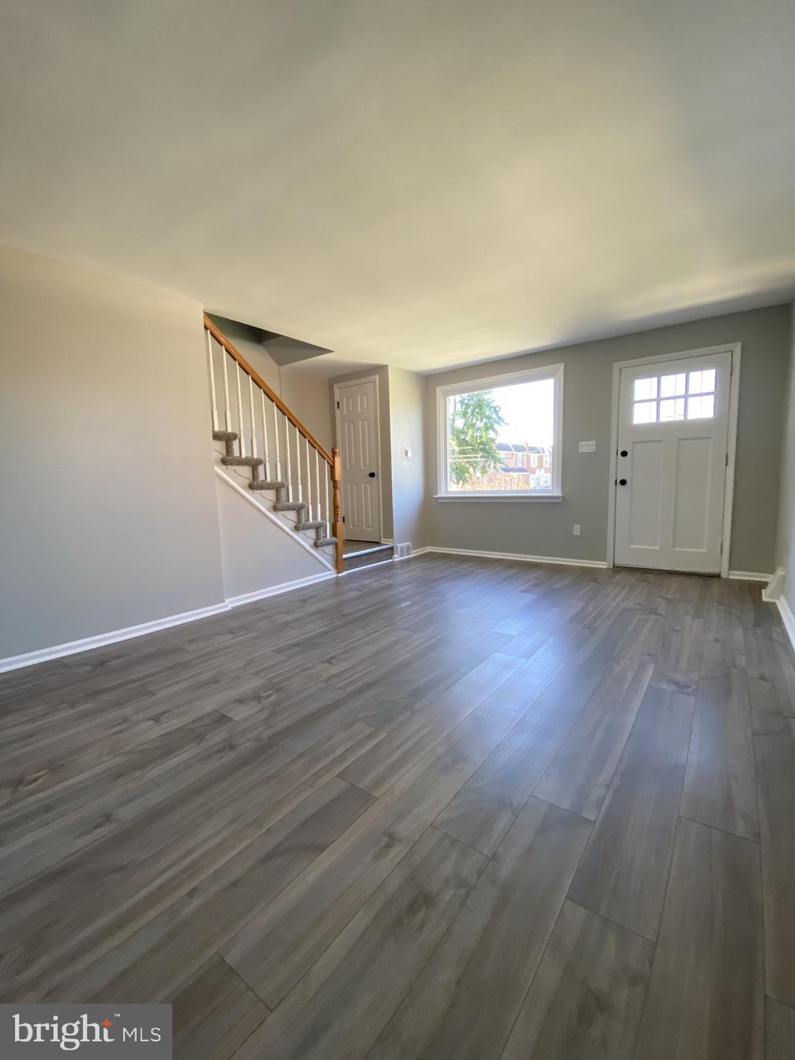 2098 Heather Road Folcroft, PA 19032 - Photo 3 of 27