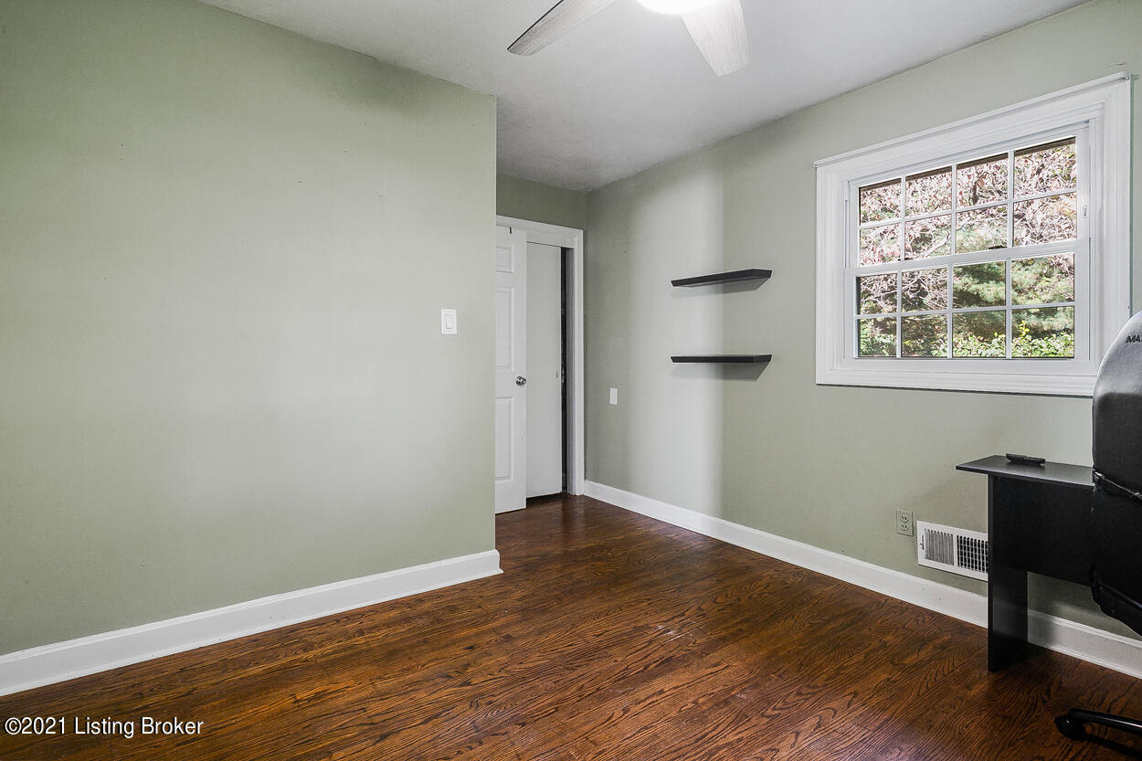 5411 Layne Road Louisville, KY 40219 - Photo 33 of 45 32