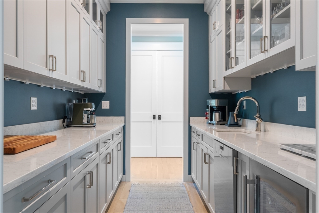 15 Proctor Street Manchester, MA 01944 - Photo 17 of 42