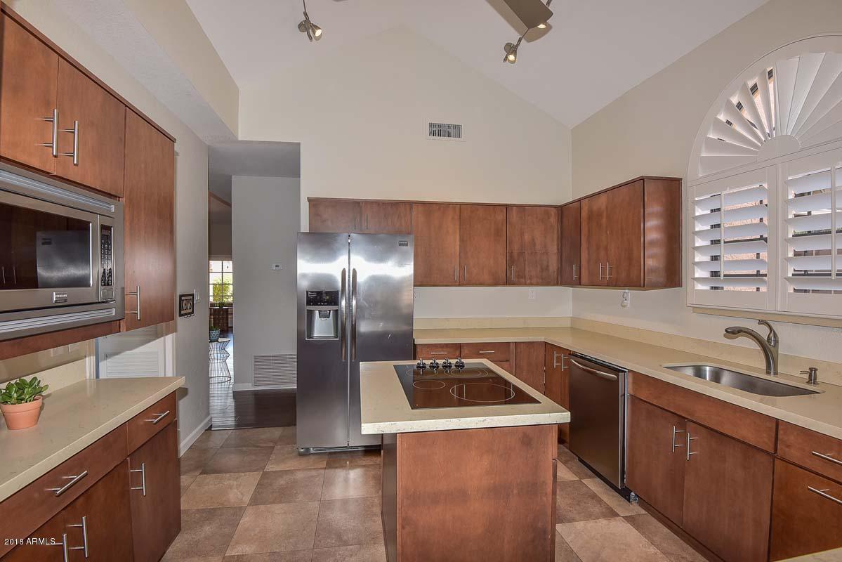 2335 East Mountain View Road Phoenix, AZ 85028 - Photo 9 of 43 Kitchen2