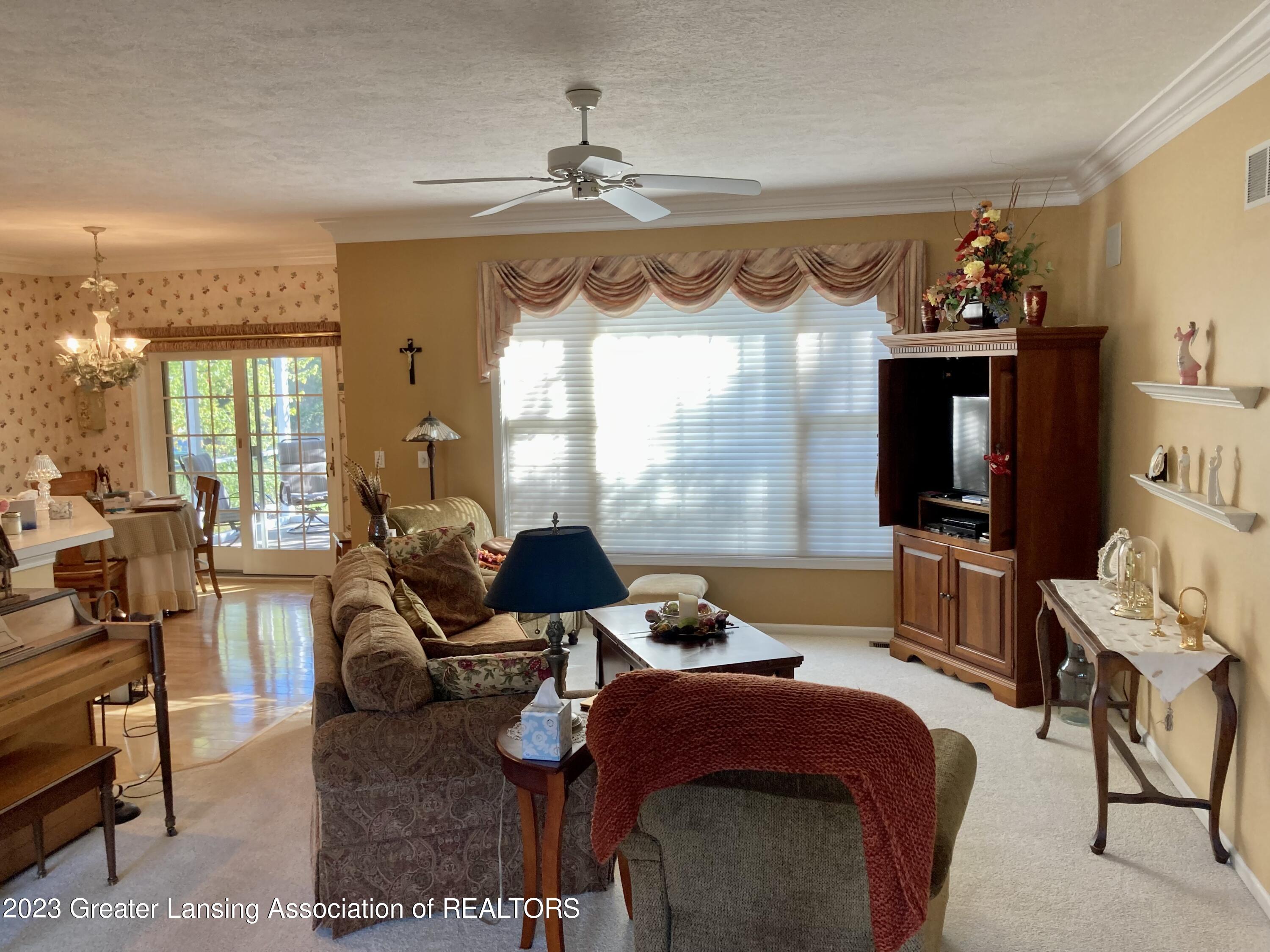 1400 Wildcat Road St. Johns, MI 48879 - Photo 9 of 41 Living room/Great room