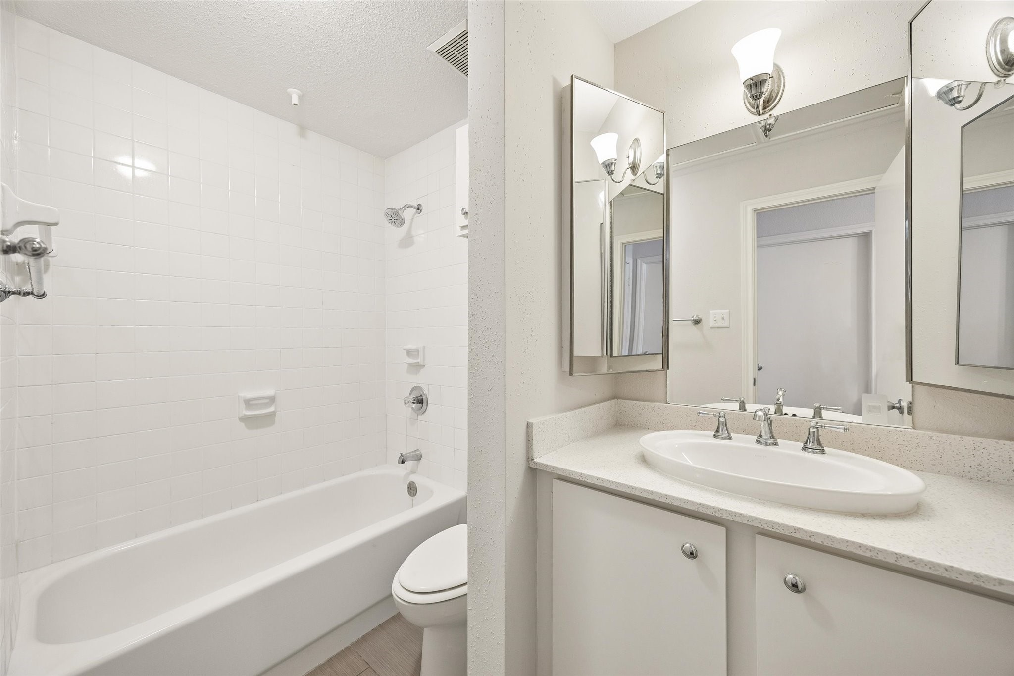 718 Bering Drive, Unit B Houston, TX 77057 - Photo 19 of 25