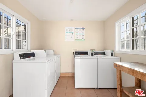 $4,200,000 | 1108 East Fairview Boulevard, Inglewood, CA 90302