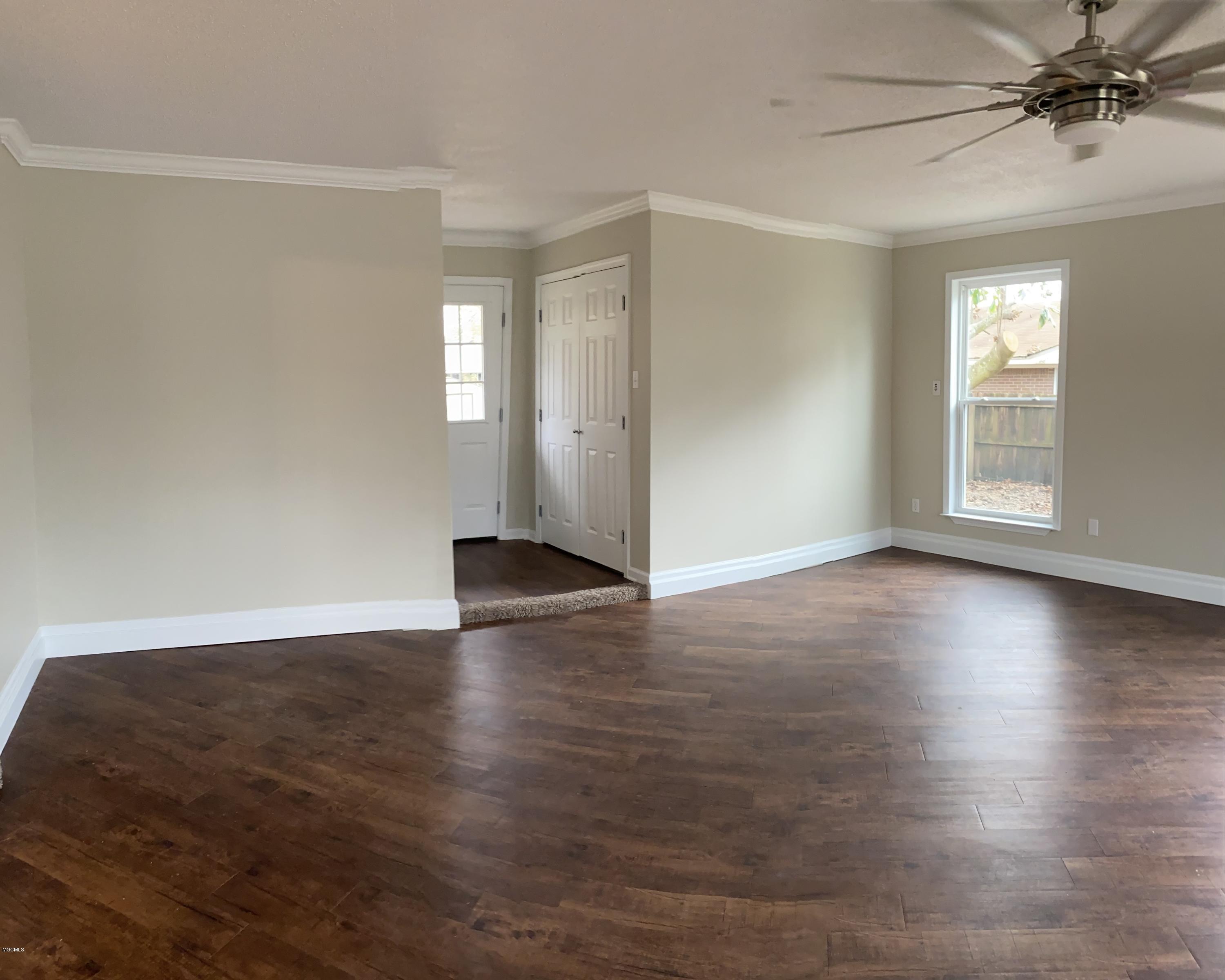 Pitcher Livingroom