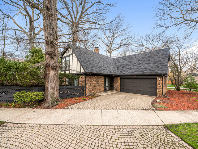 130 Prairie Avenue Wilmette, IL 60091 - Photo 2 of 24