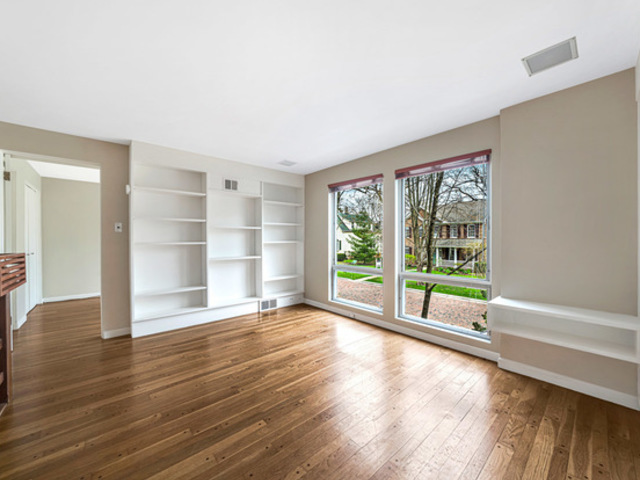 130 Prairie Avenue Wilmette, IL 60091 - Photo 12 of 24