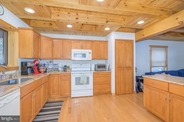 $585,000 | 456 Parkside Terrace, Berkeley Springs, WV 25411