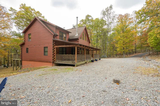 $585,000 | 456 Parkside Terrace, Berkeley Springs, WV 25411