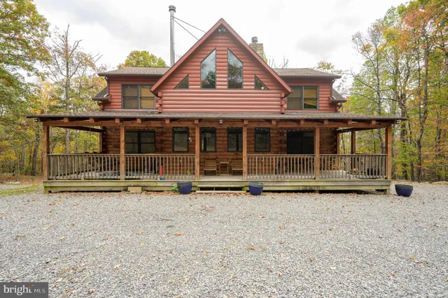 $585,000 | 456 Parkside Terrace, Berkeley Springs, WV 25411