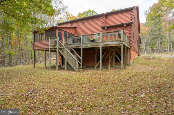 $585,000 | 456 Parkside Terrace, Berkeley Springs, WV 25411