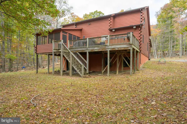 $585,000 | 456 Parkside Terrace, Berkeley Springs, WV 25411