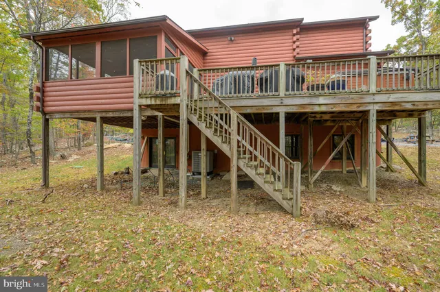 $585,000 | 456 Parkside Terrace, Berkeley Springs, WV 25411