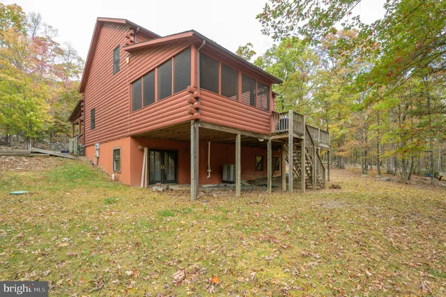 $585,000 | 456 Parkside Terrace, Berkeley Springs, WV 25411