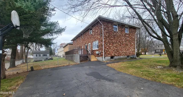 $2,400 | 49 Delafield Drive, Colonie, NY 12205