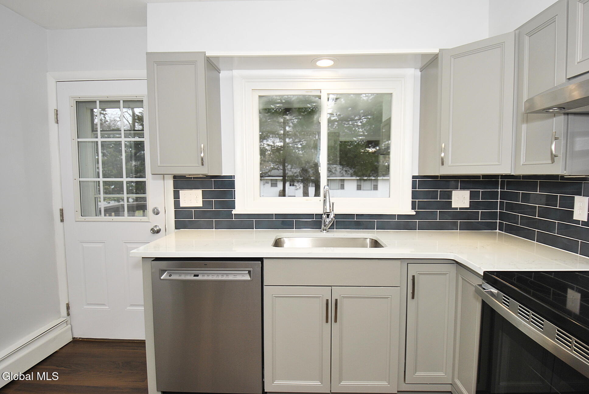 49 Delafield Drive Colonie, NY 12205 - Photo 5 of 29 _DSC0021