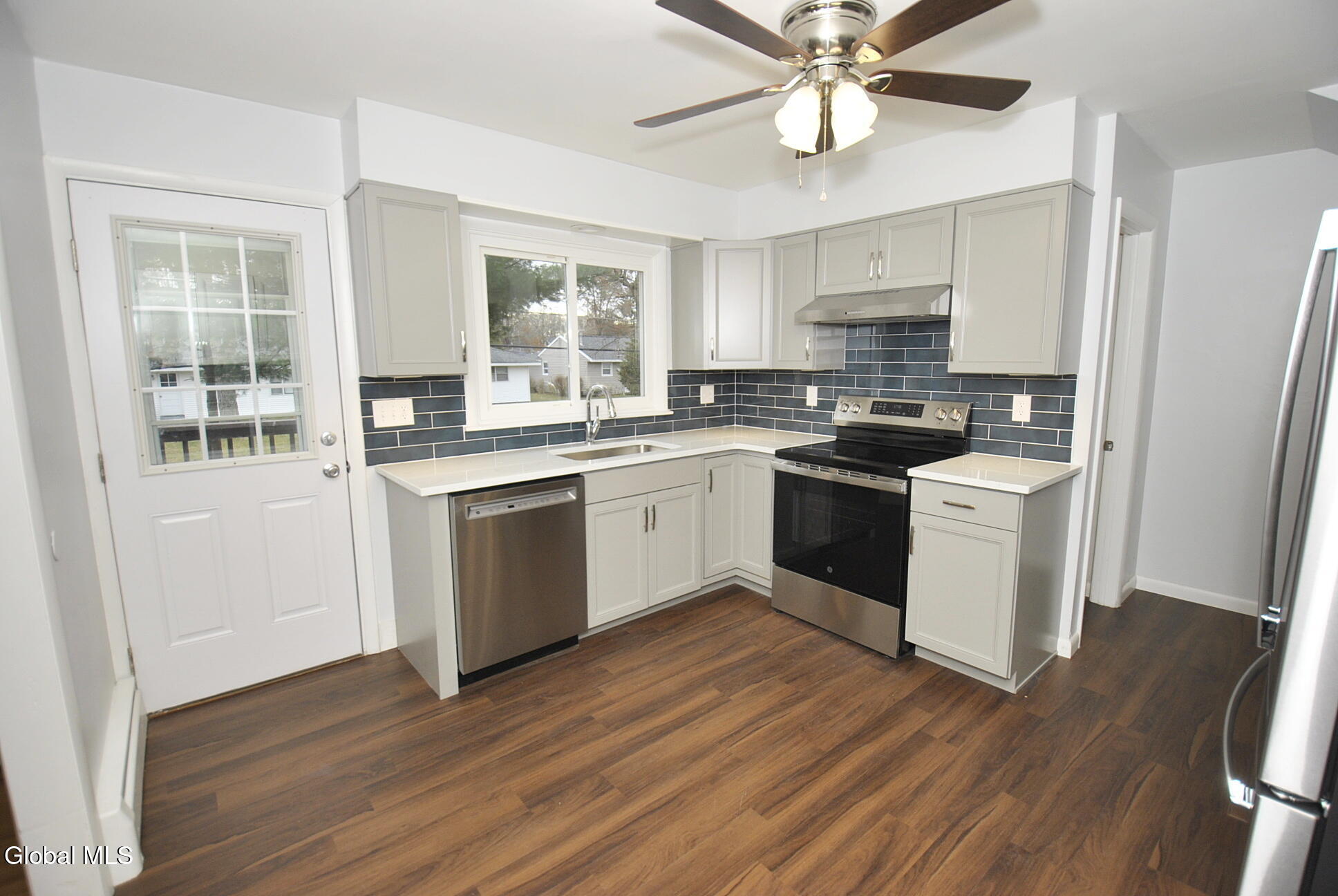 49 Delafield Drive Colonie, NY 12205 - Photo 6 of 29 _DSC0016