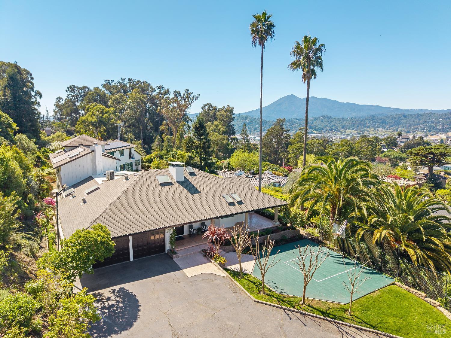 176 Highland Avenue San Rafael, CA 94901 - Photo 5 of 68